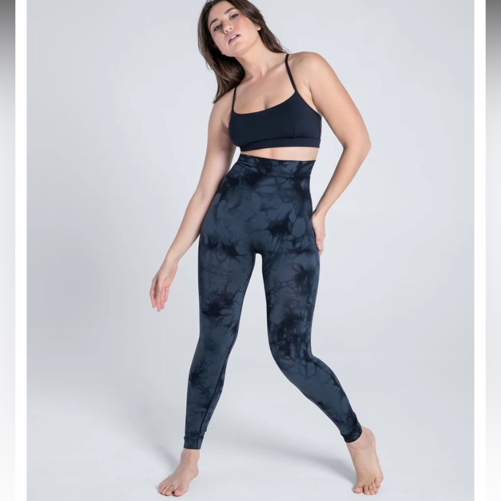 Good American Good Waist Legging